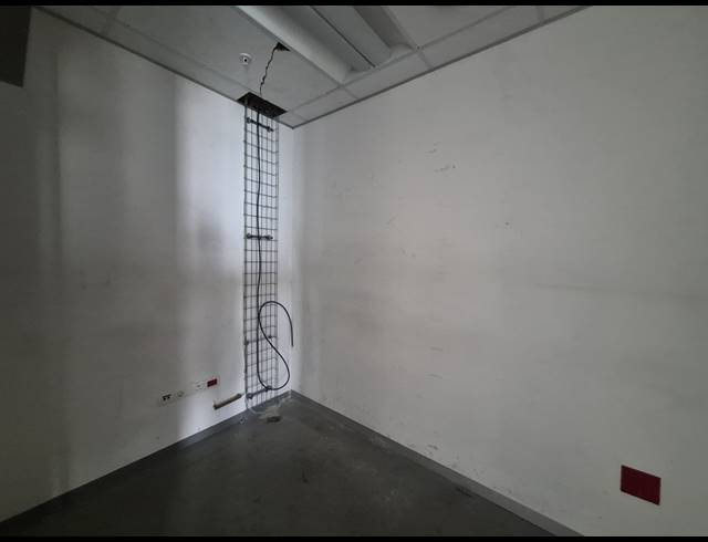 521M² OFFICE TO LET IN SANDHURST